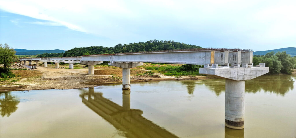 Matrite pentru constructii de drumuri si poduri